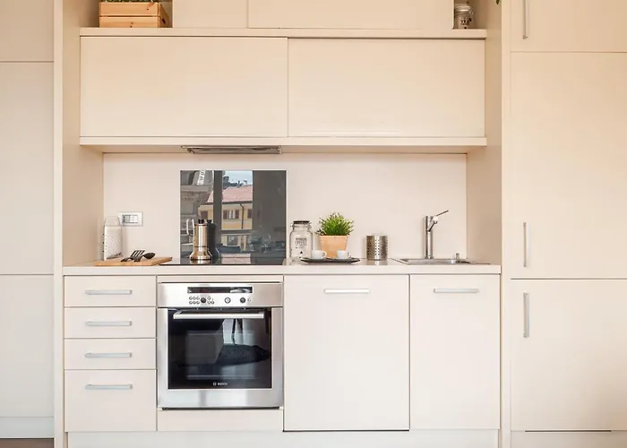 The Best Rent - Bright Two Rooms Apartment Near Cattolica University
